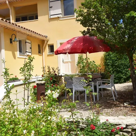 Apartment In With Garden Montbrun-les-Bains