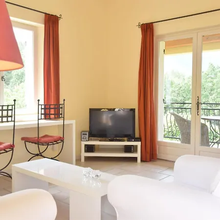 Apartment In With Garden Montbrun-les-Bains
