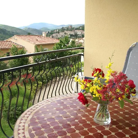 Apartment In With Garden Montbrun-les-Bains