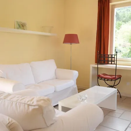Apartment In With Garden *